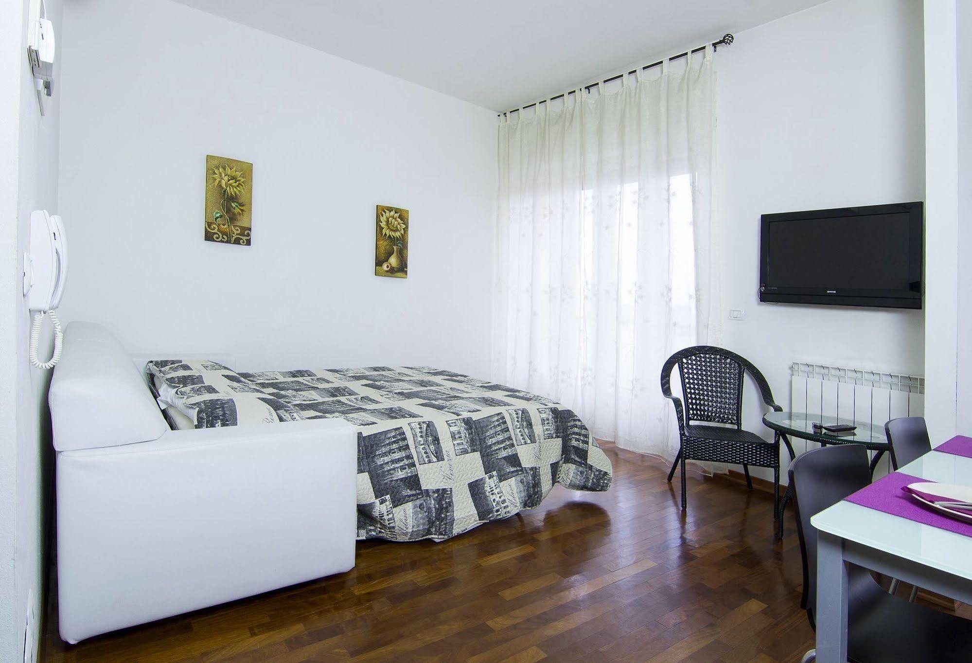 Residence Le Terrazze Trieste Esterno foto