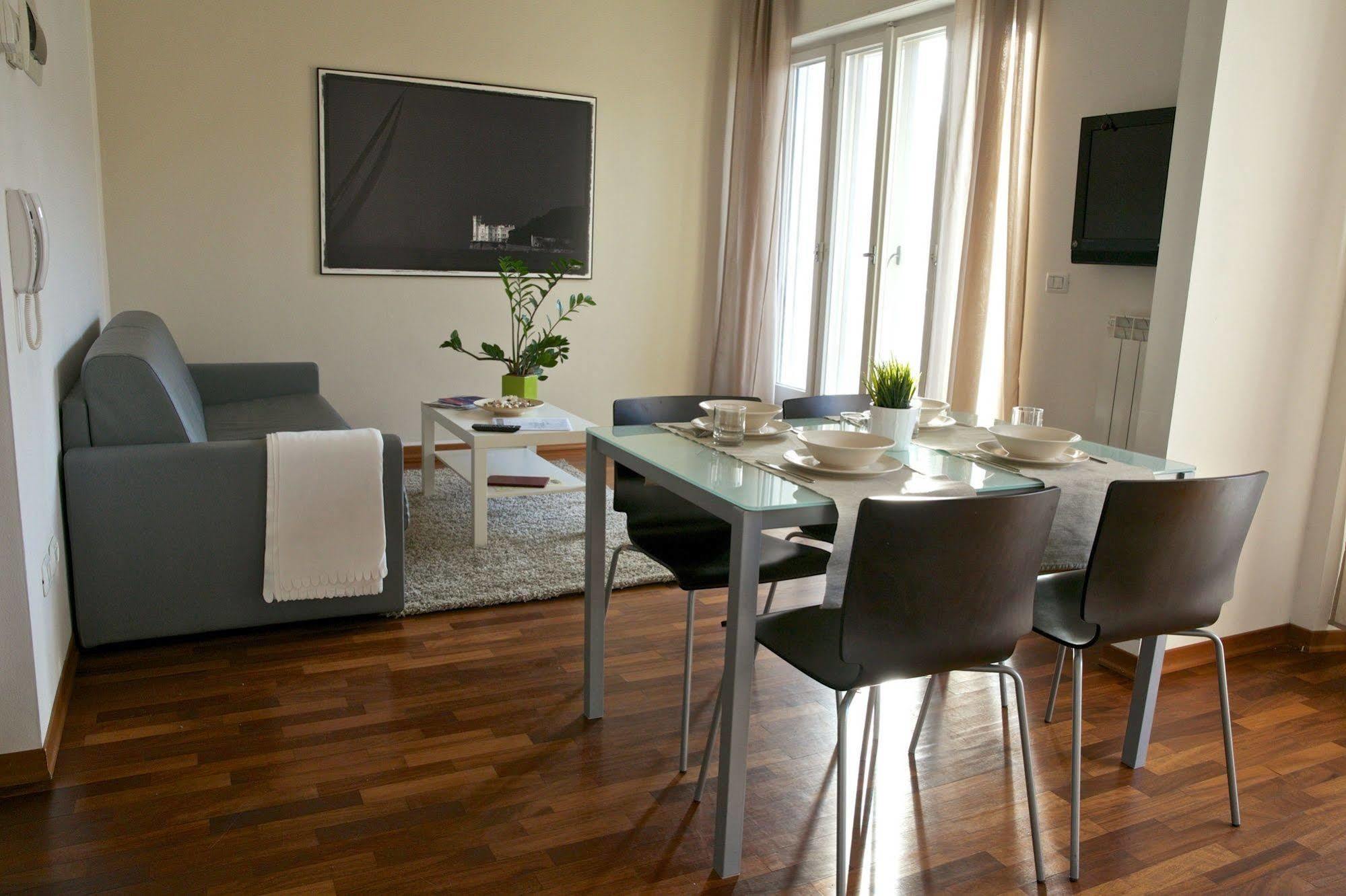 Residence Le Terrazze Trieste Esterno foto